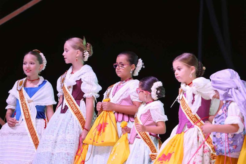 GALERIA de FOTOS d’una PRESENTACIÓ de les FESTES de JULIOL de PEDREGUER molt MUSICAL GALERIA de FOTOS d’una PRESENTACIÓ de les FESTES de JULIOL de PEDREGUER molt MUSICAL